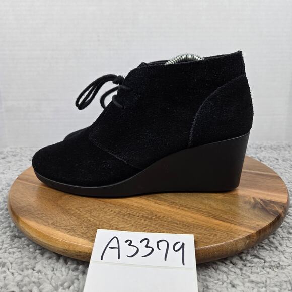 Crocs Leigh Black Suede Lace Up Casual Wedge Heel Ankle Bootie Boot Womens 8.5 - Picture 1 of 14